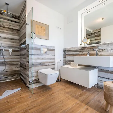 Villa Chloe - App 6 Am Kurpark